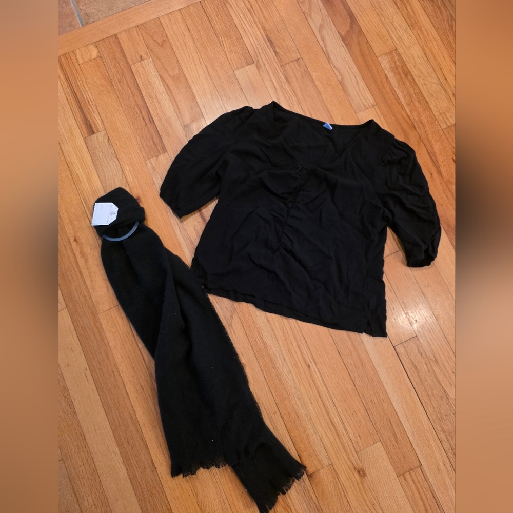 Old Navy Top With Scarf